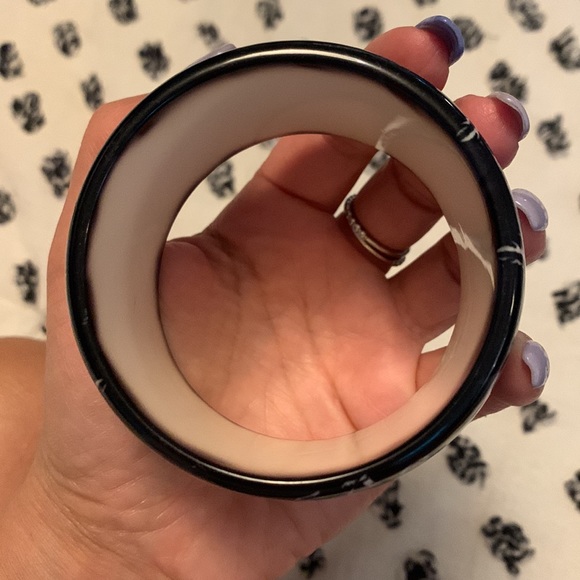 Peace arm cuff - Picture 3 of 3